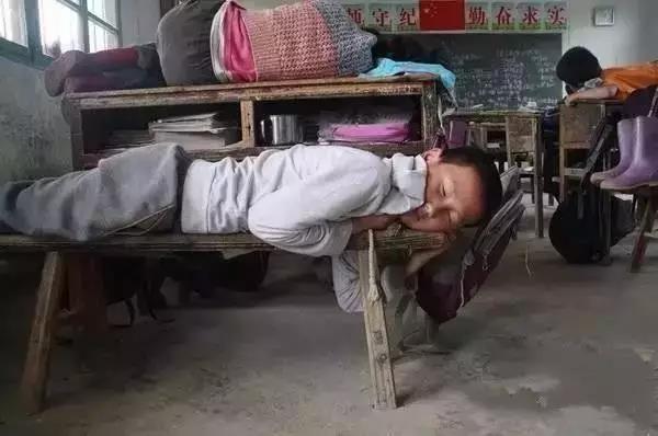 70、80、90后，小时候开学的场景！你还记得吗…..