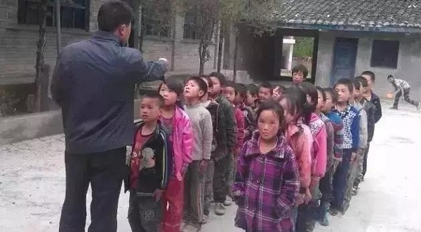 70、80、90后，小时候开学的场景！你还记得吗…..