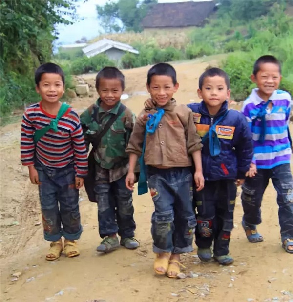 70、80、90后，小时候开学的场景！你还记得吗…..