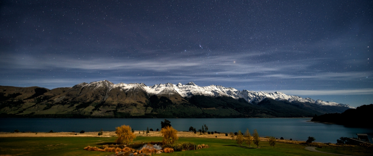新西兰瓦卡蒂普湖夜景，绝美4K高清壁纸（3440x1440）免费下载