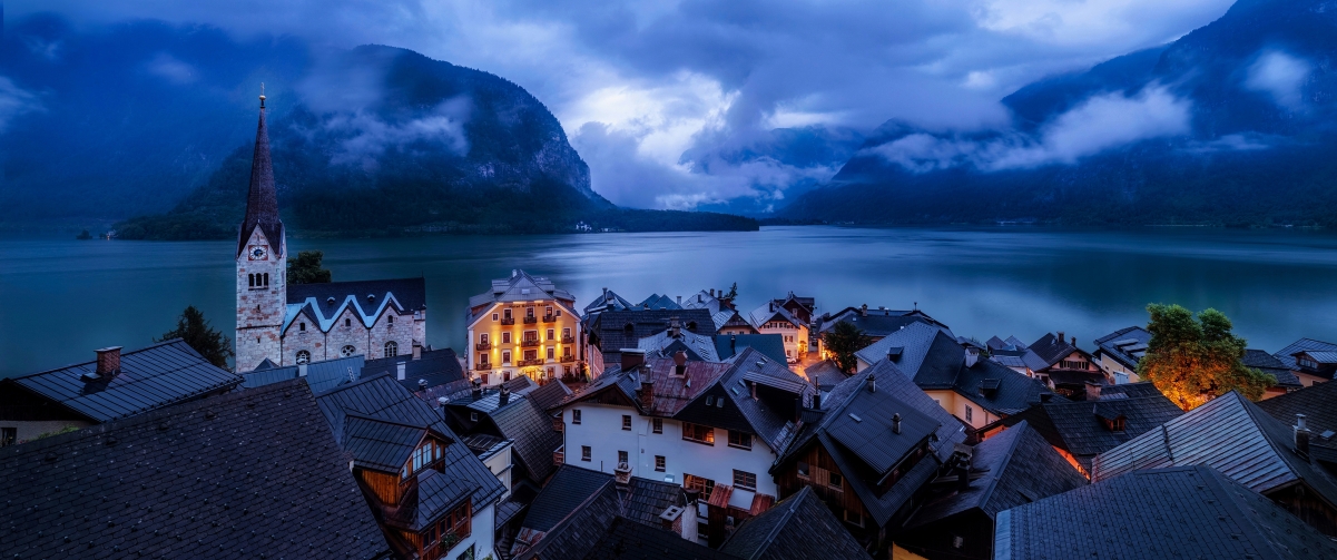 哈尔施塔特镇夜景，绝美4K高清壁纸，3440x1440分辨率畅享自然美景，一键下载！