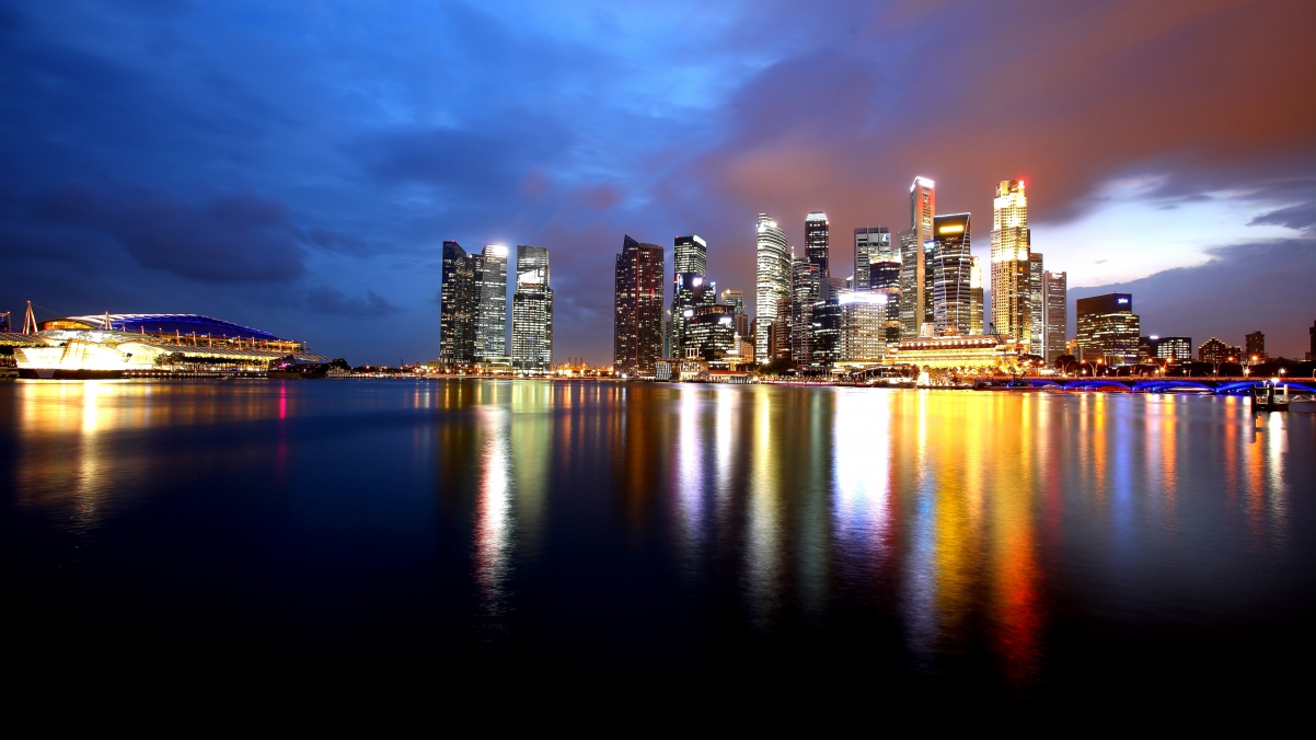 新加坡摩天海景，璀璨灯光映海湾，超高清4K夜景壁纸下载