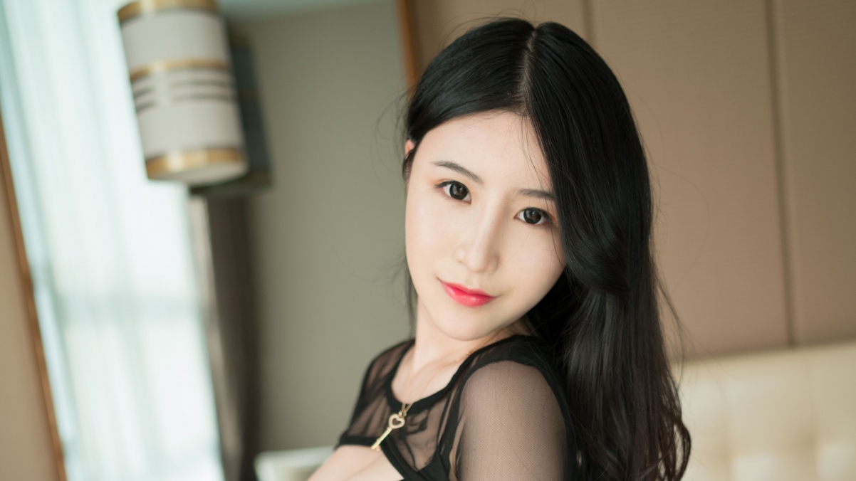 谢芷馨Sindy，性感黑裙美女模特，4K高清壁纸，尽享视觉盛宴