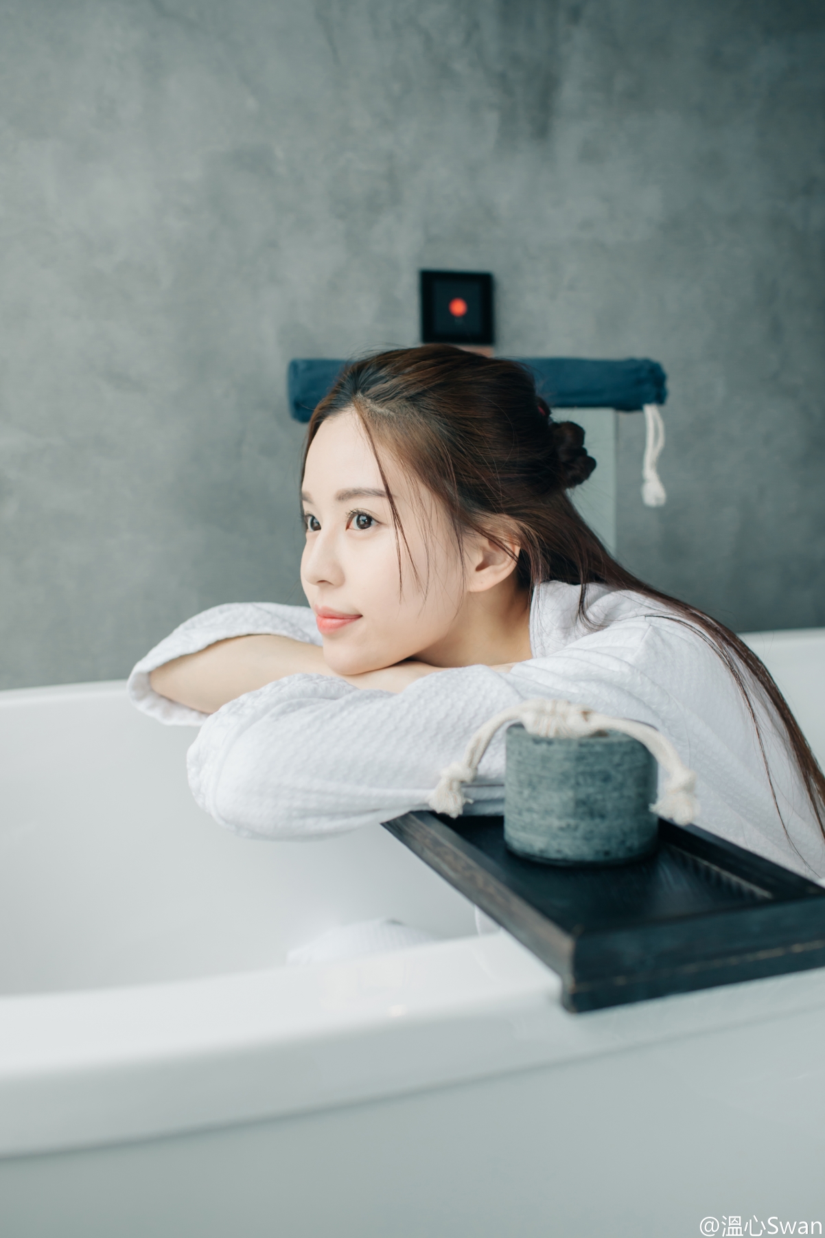 温心swan 4K美女壁纸精选，高清3840x5760大图下载，绝美呈现