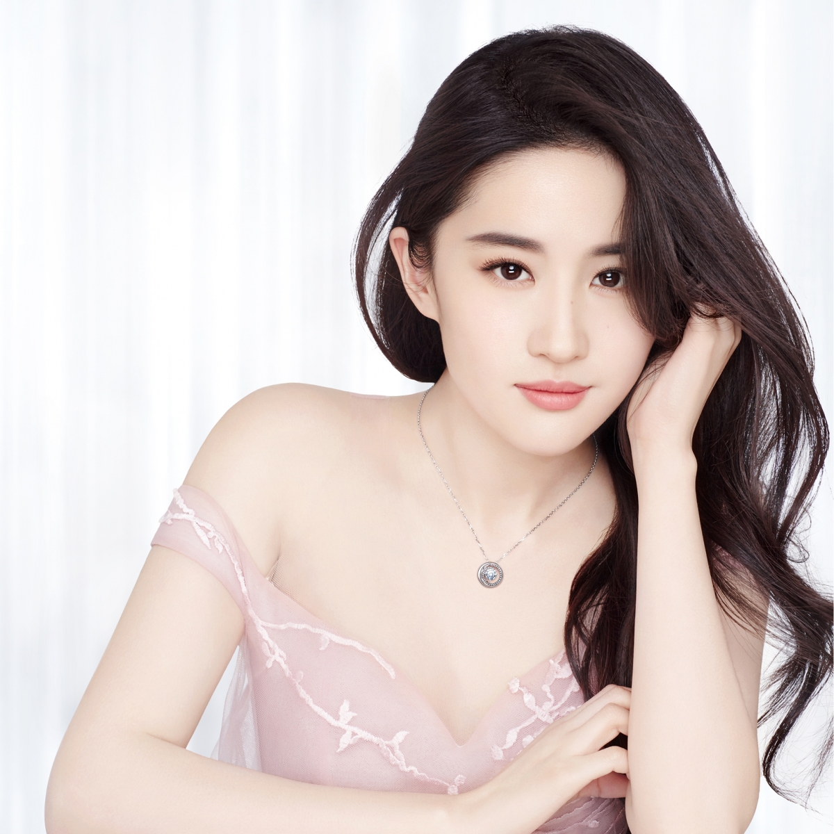 刘亦菲绝美高清2048x2048平板壁纸，美女图片下载