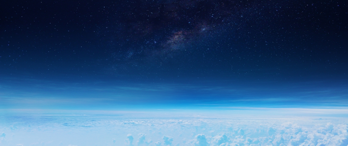 蓝色星空云层4K超清壁纸，3440x1440高清风景图片，一键下载！