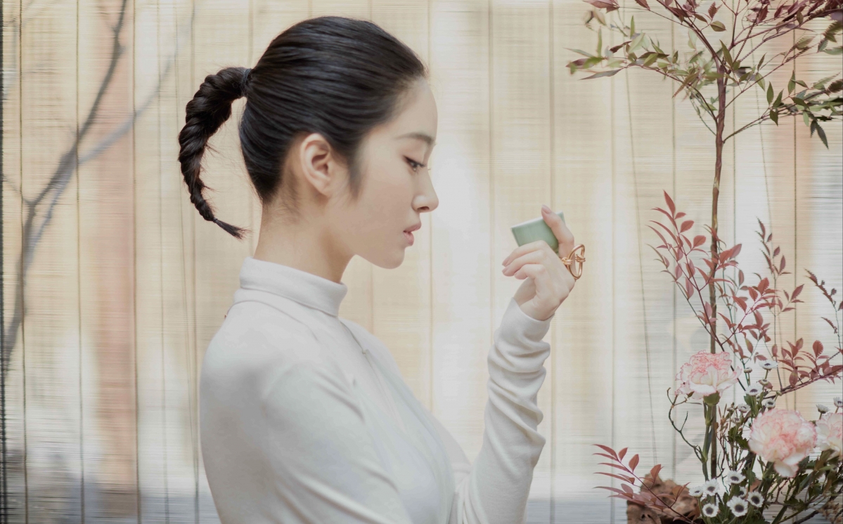 杨采钰绝美写真集，精选5K高清明星壁纸，4K画质，5016x3122分辨率，一键下载