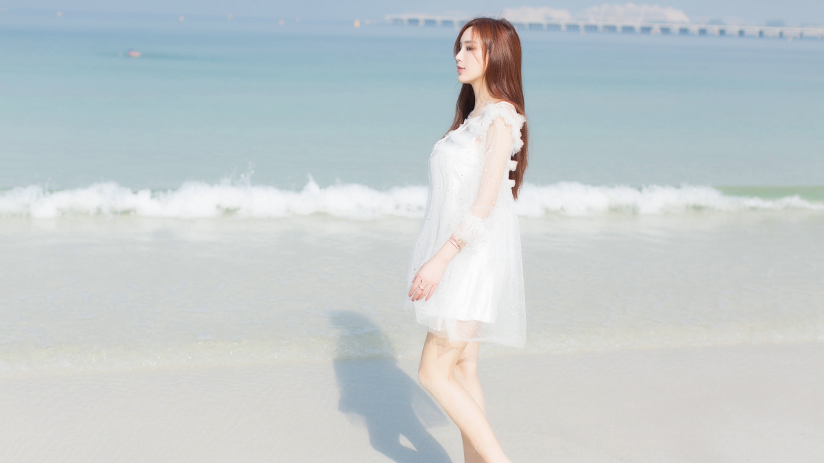 海边清新美女4K超清壁纸，3840x2160高清下载