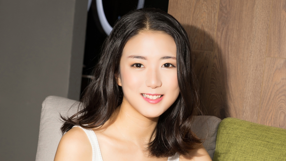 宁宁甜美酒窝，4K高清壁纸下载，绝美图片3840x2160分辨率