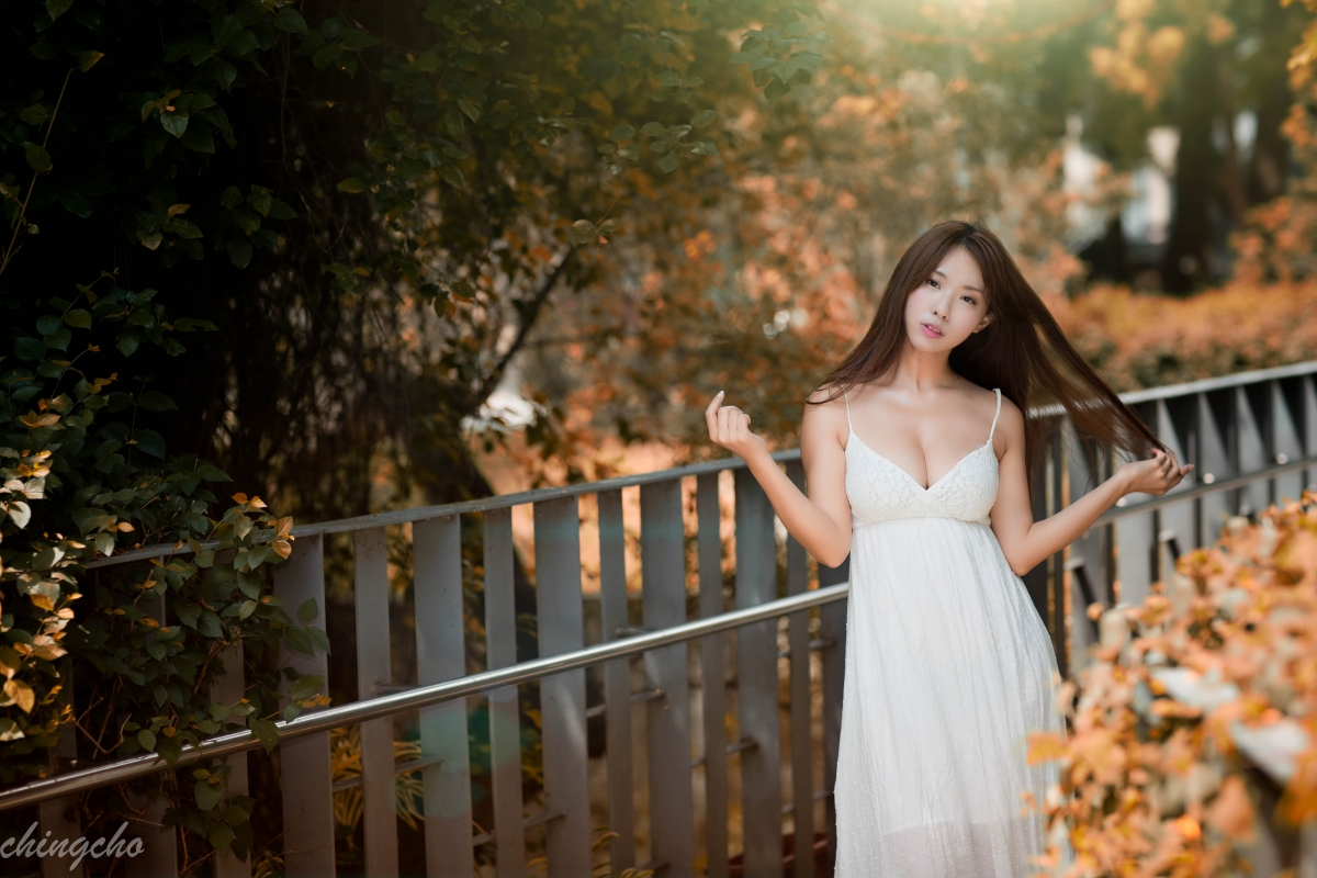 绝美长发白衣女神4K超清壁纸，高清4000x2667分辨率，一键下载