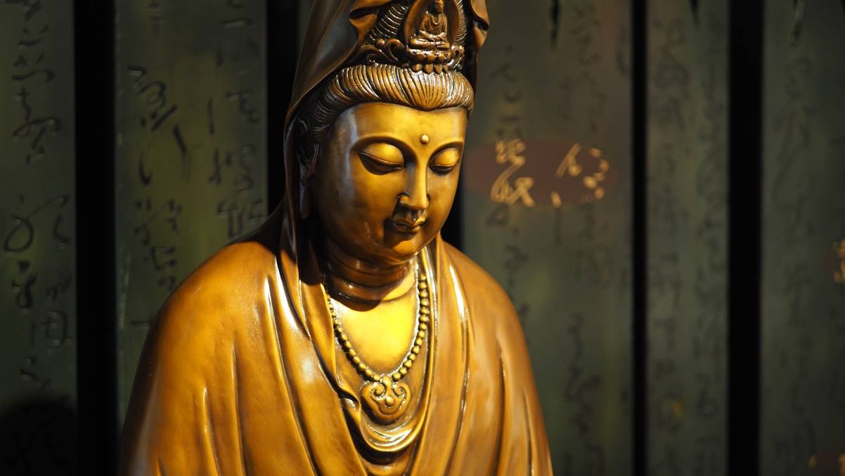 菩萨铜像，绝美4K高清壁纸，宗教艺术精选，3840x2163超清下载