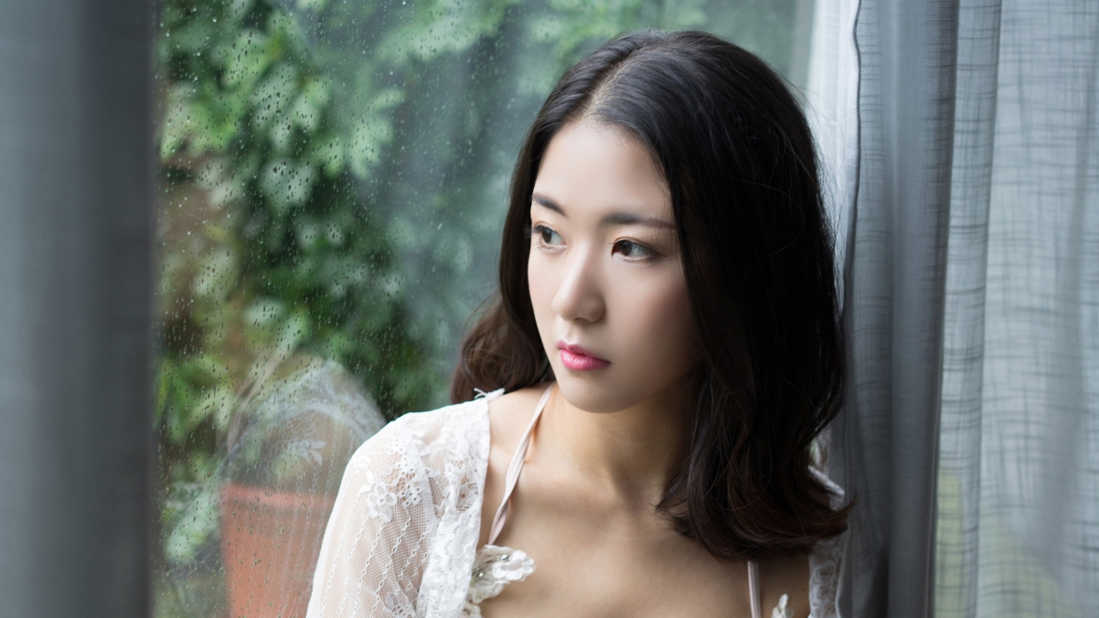 清纯长发美女宁宁，超清4K壁纸，3840x2160高清大图，一键下载