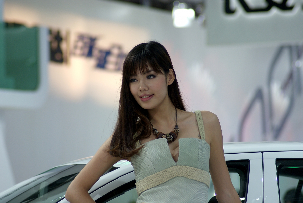 车展盛宴，性感模特风采，绝美4K壁纸高清下载（3872x2592）