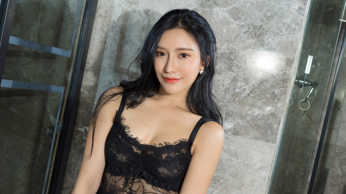 性感美女小西黑色内衣专属4K壁纸，高清大图3840x2160免费下载