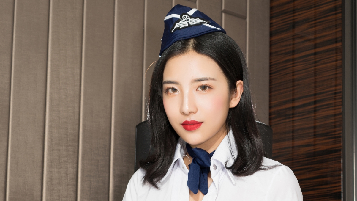 空姐凌雪绝美4K壁纸，高清美女图片，3840x2160分辨率，一键下载