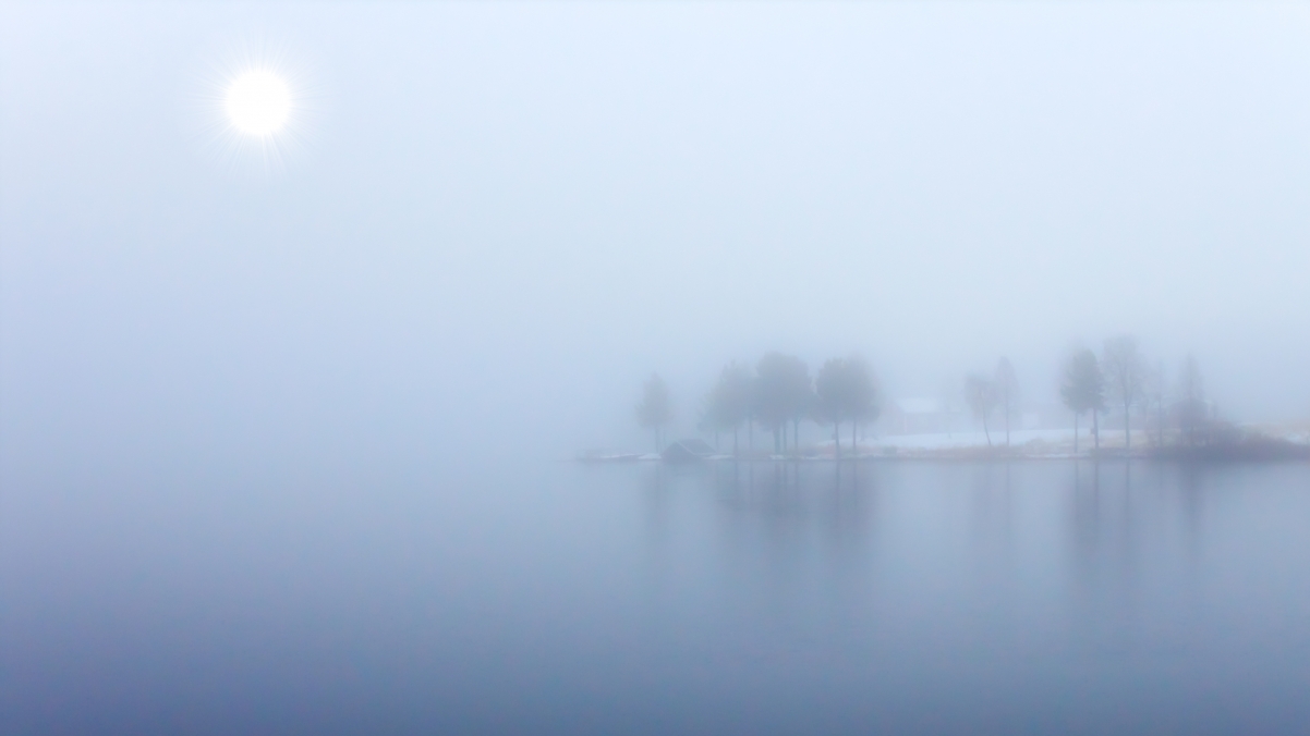 蓝色雾霭4K超清壁纸，绝美风景图片，3840x2160分辨率，一键下载