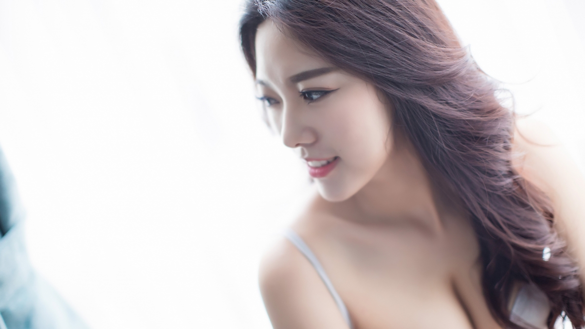 嫣儿美女惊艳登场，超清4K壁纸3840x2160，高清美图一键下载