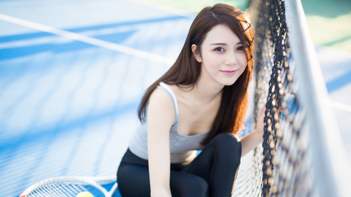 网球女神甜笑绽放，绝美4K高清壁纸3840x2160免费下载