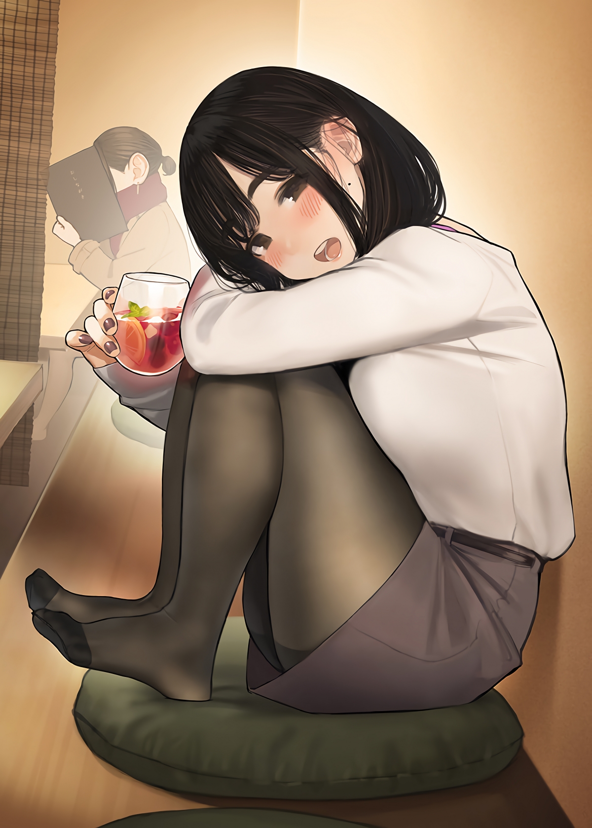 女孩短发短裙搭配黑裤袜，高清4K动漫竖屏手机壁纸，超清2746x3840下载