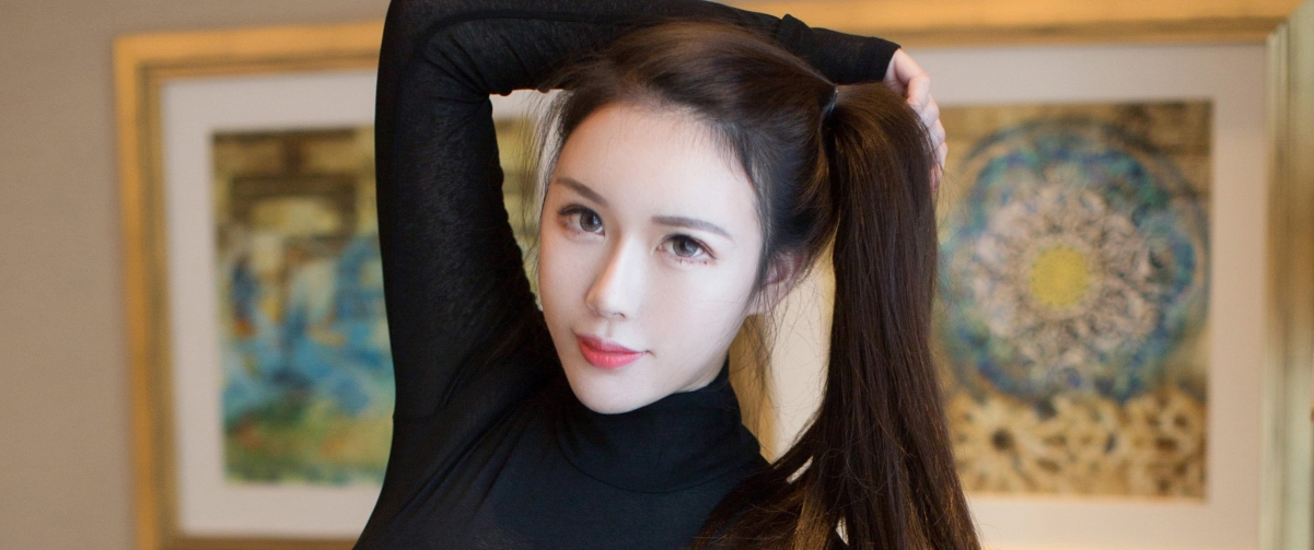 尤妮丝黑色内衣长辫美女壁纸，高清4K 3440x1440 下载欣赏