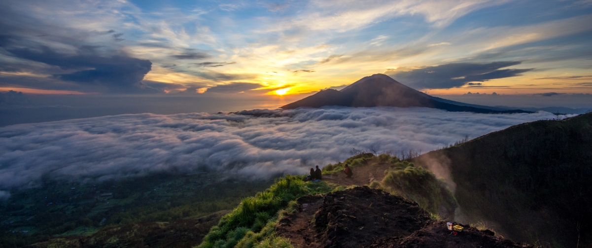 巴吞尔火山绝美风光，3440x1440高清4K壁纸，免费下载