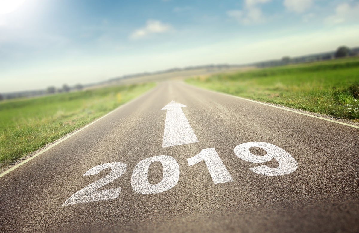 2019创意数字公路设计，箭头指引4K高清壁纸，4000x2600分辨率下载