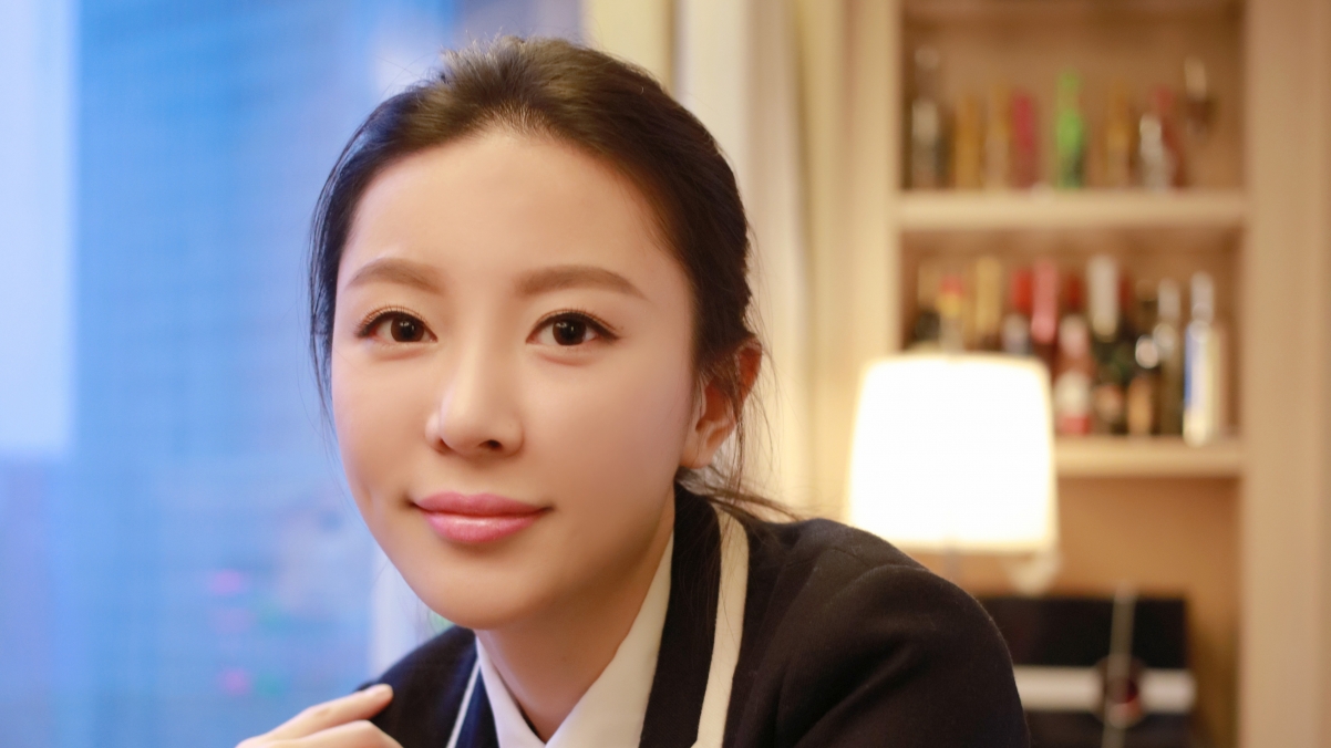 慕羽茜制服风采，精选4K高清美女壁纸，3840x2160分辨率，免费下载