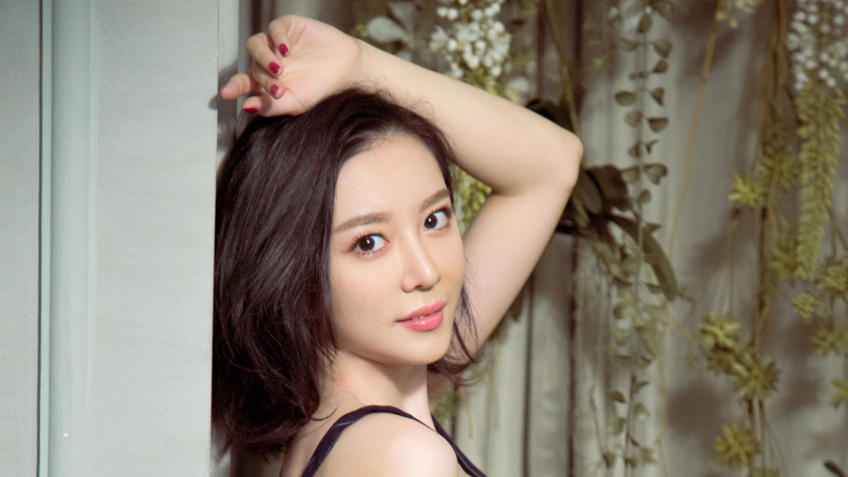 慕羽茜精选，绝美4K壁纸，高清美女图片，3840x2160分辨率，一键下载