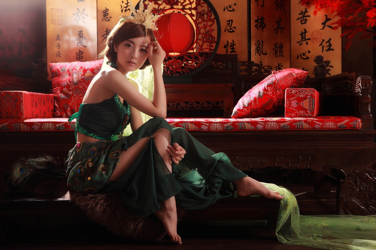 张凯洁古装绝美4K图片集，高清壁纸，4000x2667分辨率，一键下载
