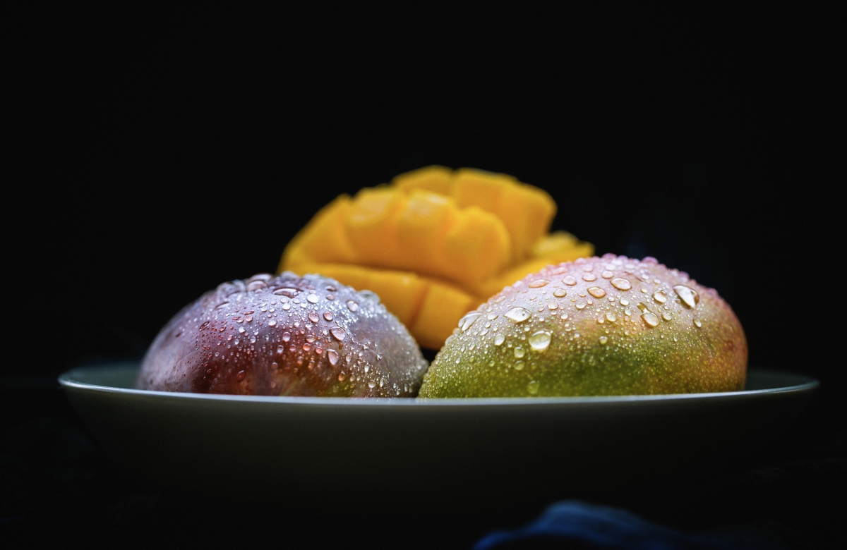 绝美水灵芒果4K高清图片，美食壁纸4000x2600，免费下载