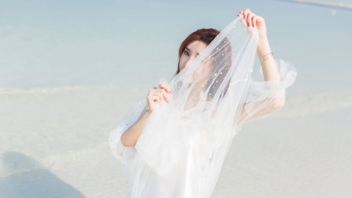 高清4K美女壁纸，白裙土肥圆矮挫穷美女，3840x2160超清下载