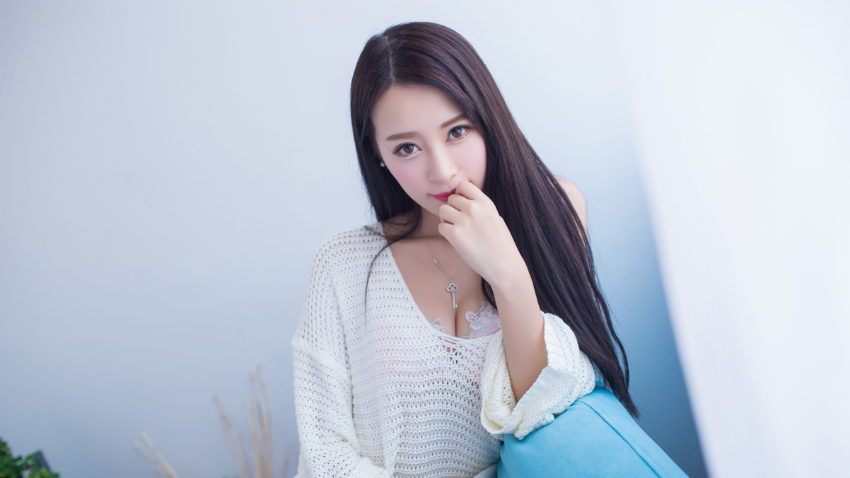 王曼妮绝美居家写真，4K高清壁纸，3840x2160分辨率，美女图片任你下载