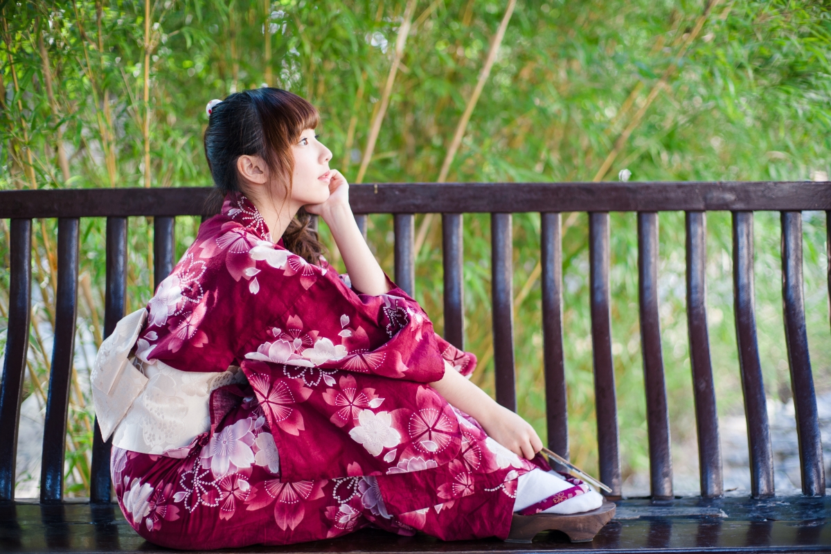 竹子凉亭雅韵，日本和服美女高清4K壁纸，4000x2667超清下载