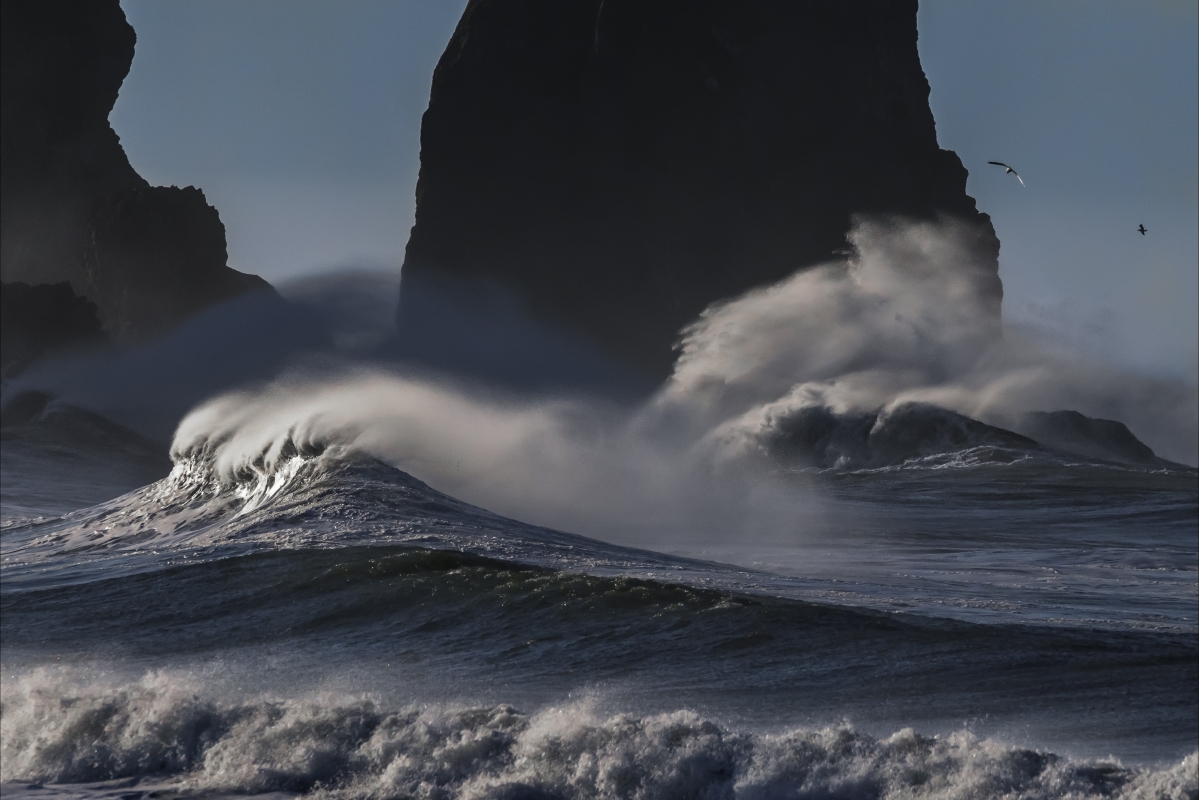太平洋沿岸绝美海浪风光，4K超清壁纸，高清下载4037x2695