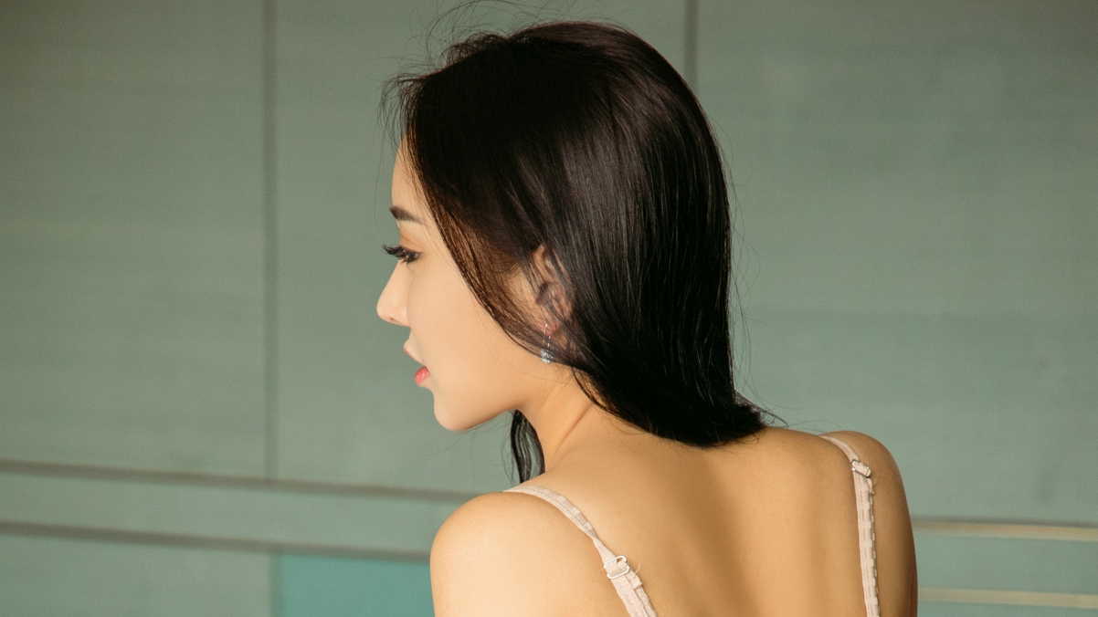 Toya绝美背影，高清4K美女壁纸，3840x2160分辨率，免费下载