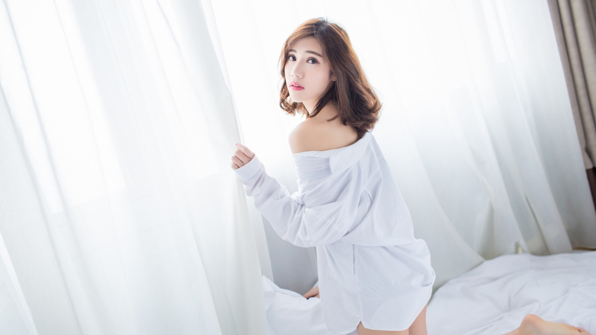 Sandy陈天扬，优雅白色睡衣美女，精选4K高清壁纸下载