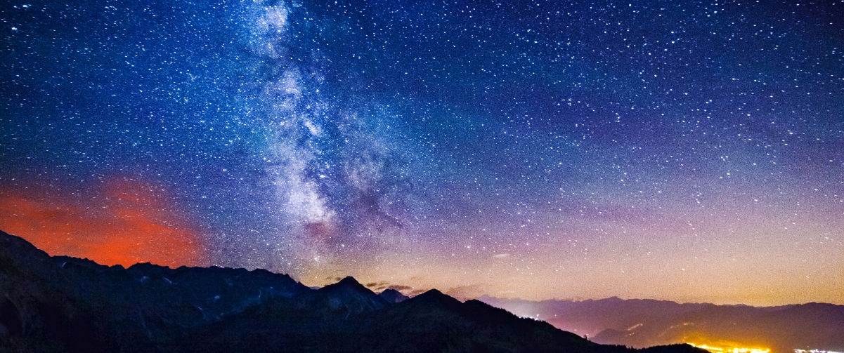 巴伐利亚绝美银河星空，4K超清壁纸，3440x1440分辨率，一键下载