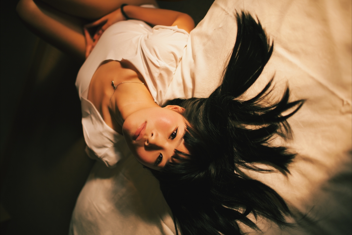 室内私房美女摄影，高清5K/4K壁纸，绝美画质，5616x3744分辨率，免费下载
