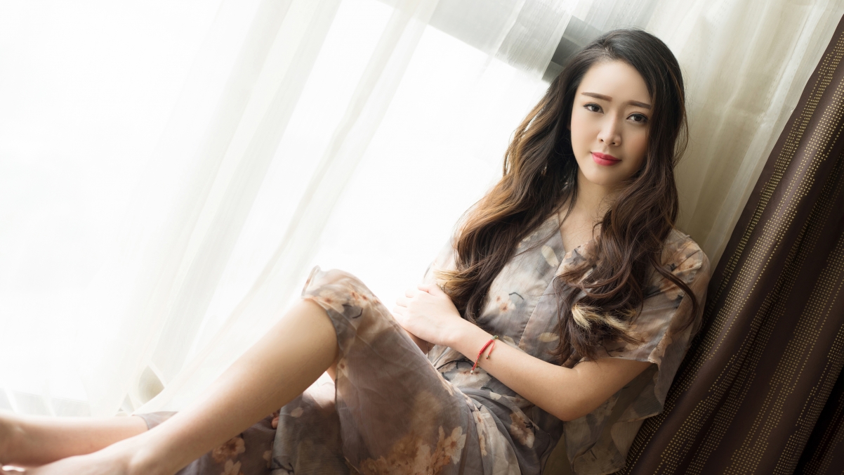 珊珊精选，超清4K美女壁纸，3840x2160高清大图，一键下载