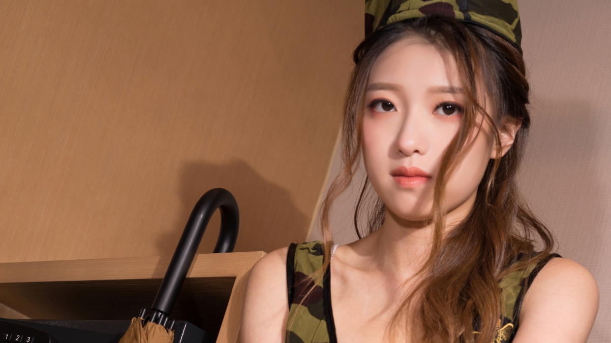 小芹美女精选，超高清4K壁纸，3840x2160分辨率，一键下载！