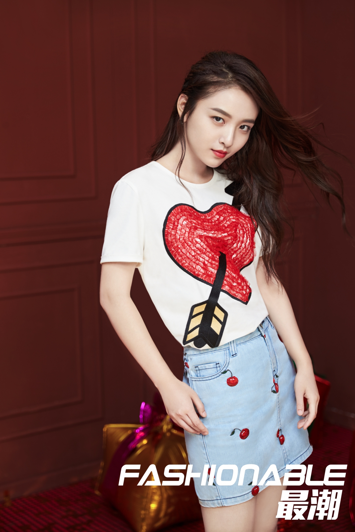 吴倩绝美竖屏4K手机壁纸，高清2560x3840，一键下载美女图片