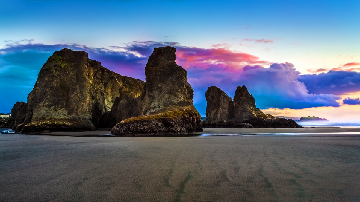 美国俄勒冈绝美海滩4K超高清风景壁纸，3840x2160分辨率，免费下载！