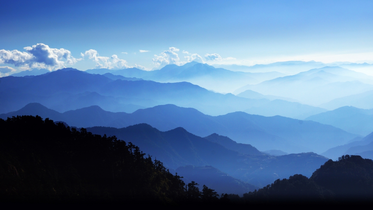 绝美群山风光，连绵不绝4K高清壁纸，4200x2363分辨率，免费下载