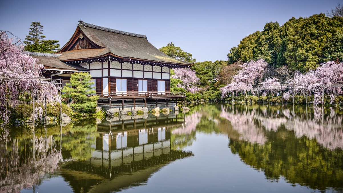 平安神宫·京都之韵，花影池塘，4K高清风景壁纸，3840x2160超清下载