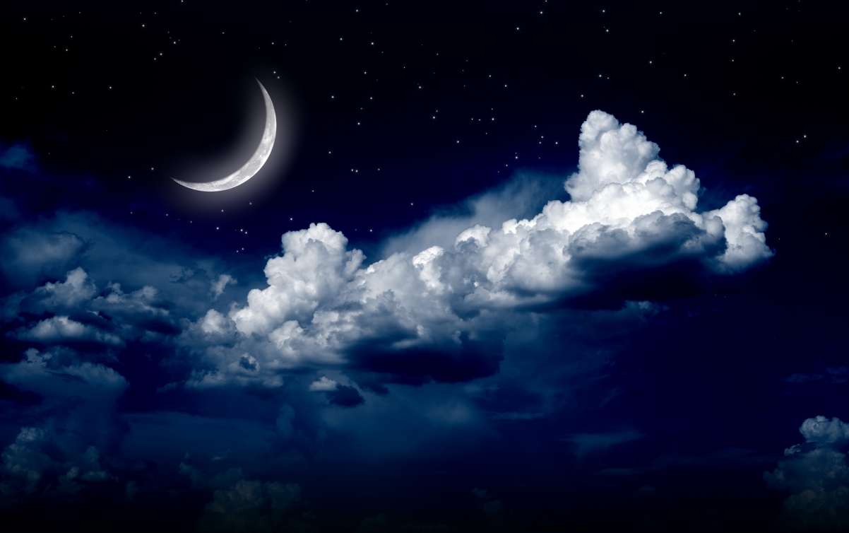 夜晚美景，明月高悬，星光闪烁，4K超清风景壁纸（4160x2609）免费下载