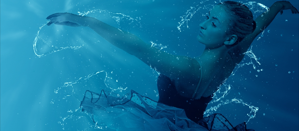 超现实迷幻水梦背景，美女4K高清壁纸，4684x2048分辨率下载