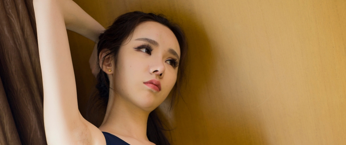 萌琪琪Irene绝美壁纸，4K高清美女图片，3440x1440分辨率，一键下载