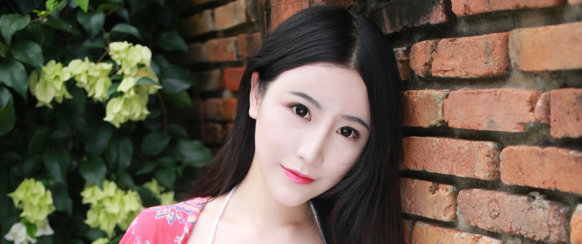 谢芷馨，户外长发女神惊艳亮相，超高清4K壁纸3440x1440免费下载