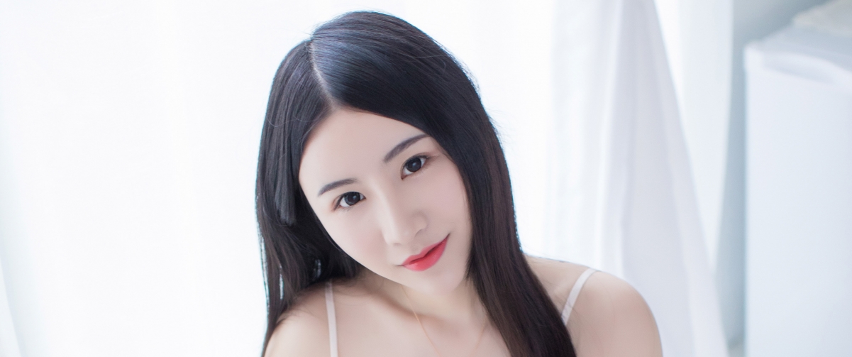 清纯佳人谢芷馨，绝美4K高清壁纸，3440x1440分辨率，一键下载桌面美图