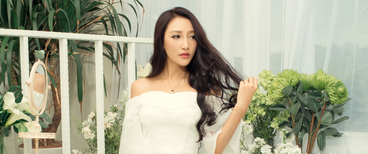 小清新AmiKa带鱼屏壁纸，3440x1440高清美女图片，一键下载！